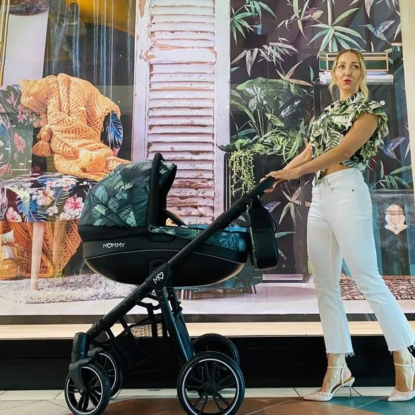 Jungle pram lifestyle photo 1