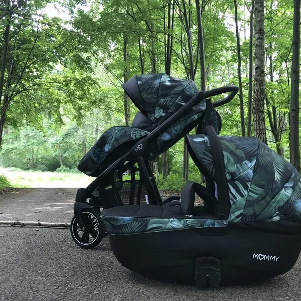 Jungle pram lifestyle photo 2