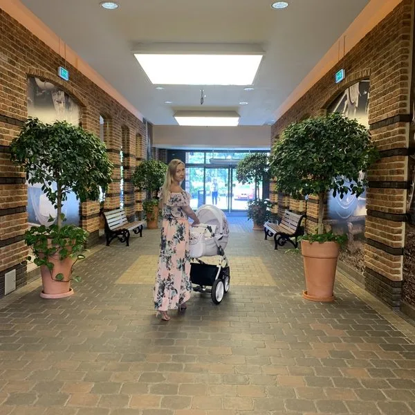 Peony pram lifestyle photo 1