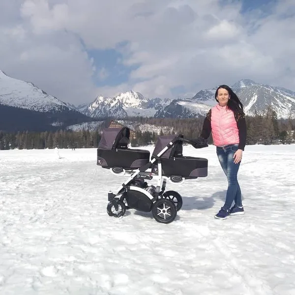 Twinni twin pram lifestyle photo 4